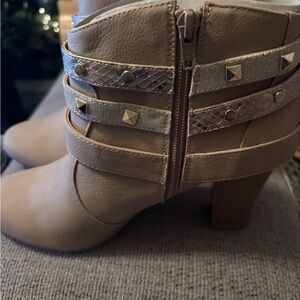 Jennifer Lopez Beige Ankle Boots with Studded Straps